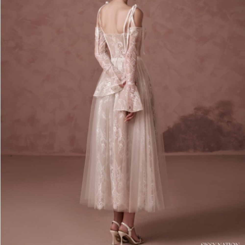 Embroidered Lace White Midi Corset Dress - Picture 8 of 11